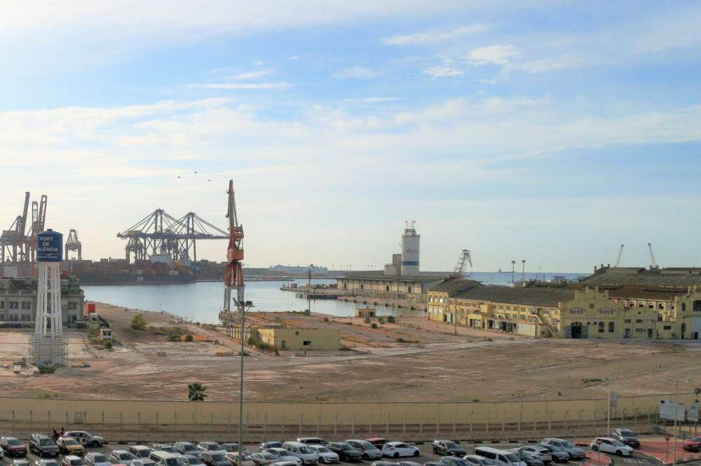 Terrenos en los que se construirá la nueva terminal del Puerto de Valencia. Foto: APV.