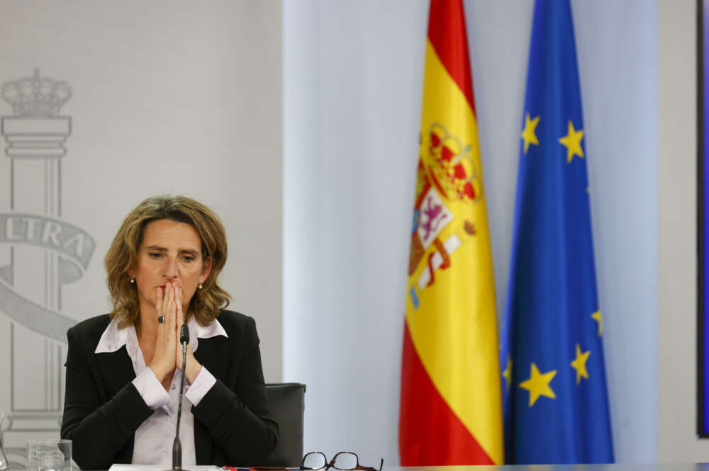 La ministra de Transición Ecológica Teresa Ribera, duarnte la rueda de prensa posterior al Consejo de Ministros en el Palacio de la Moncloa en Madrid, este martes. EFE/ Javier Lizón