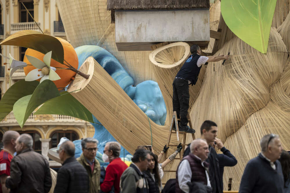 - La ciudad de València afronta un intenso fin de semana fallero. EFE/ Biel Aliño