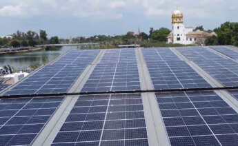 Instalación fotovoltaica en el Acuario de Sevilla. Foto: Linkener.