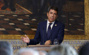 El president de la Generalitat, Carlos Mazón, pronuncia su primer discurso del 9 d'Octubre, Día de la Comunitat Valenciana, desde que tomó posesión de su cargo el pasado 17 de julio y a tres semanas de que su gobierno cumpla los primeros cien días de gestión. EFE/Biel Aliño