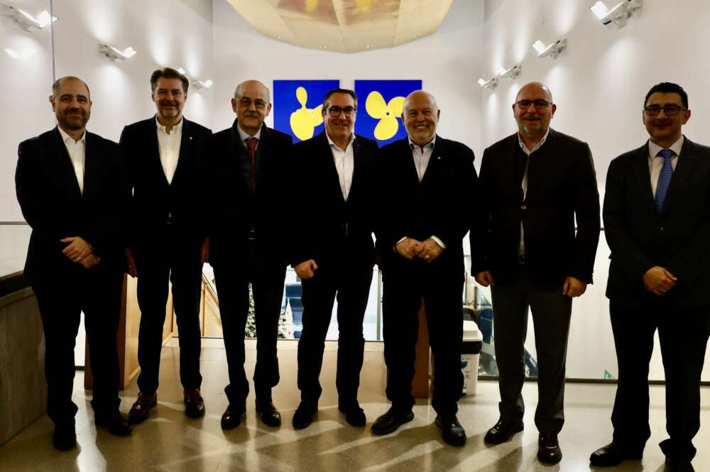 De izquierda a derecha, el director comercial de Noatum Ports, Oscar Rodríguez; el director de MSC en España, Ignacio Ballester; el consejero delegado de Noatum, Antonio Campoy; el presidente de la Autoridad Portuaria, Rubén Ibáñez; el presidente de MSC, Francisco Lorente; el CEO de Noatum Terminals, Joaquín Ramón, y el CEO de PortCastelló, Manuel García.