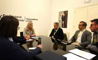 La vicepresidenta primera, Natàlia Enguix, se reúne con el secretario general de AVA-ASAJA, Juan Salvador Torres. Foto: Diputació de Valencia.