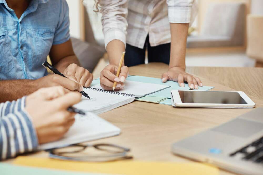 Un equipo trabajando. Foto: Freepik.