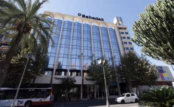 Antigua sede del banco Sabadell en Alicante