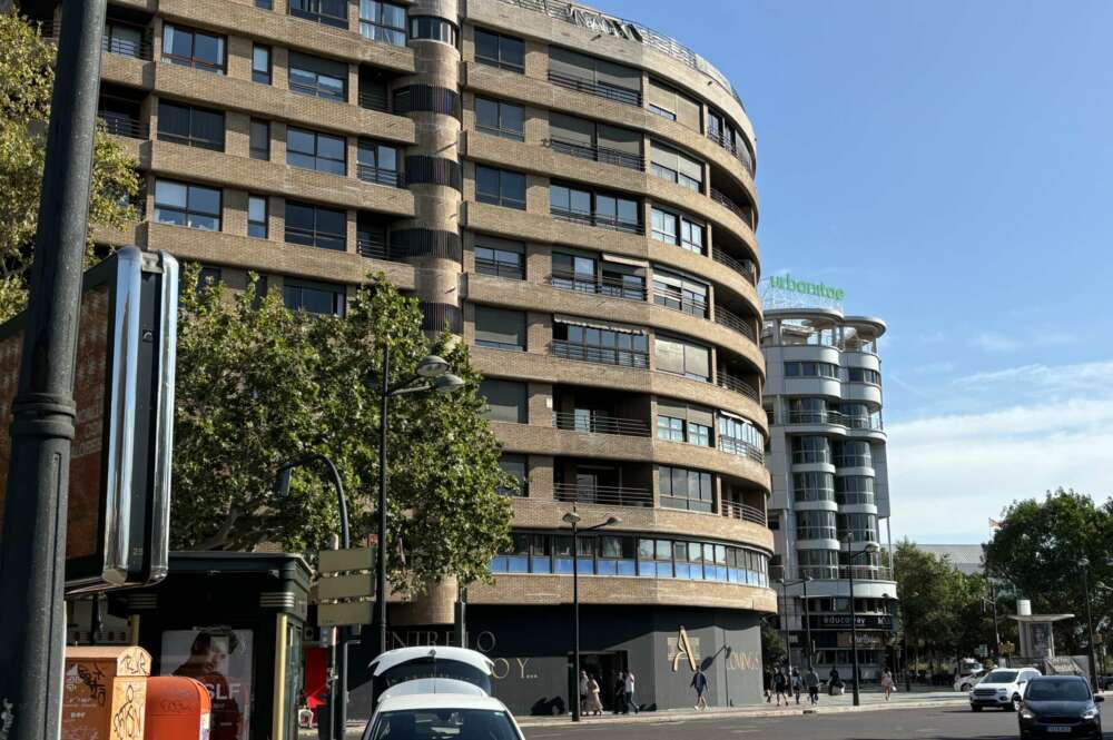 Antigua sede de Gedesco con Gedescoche desmantelado