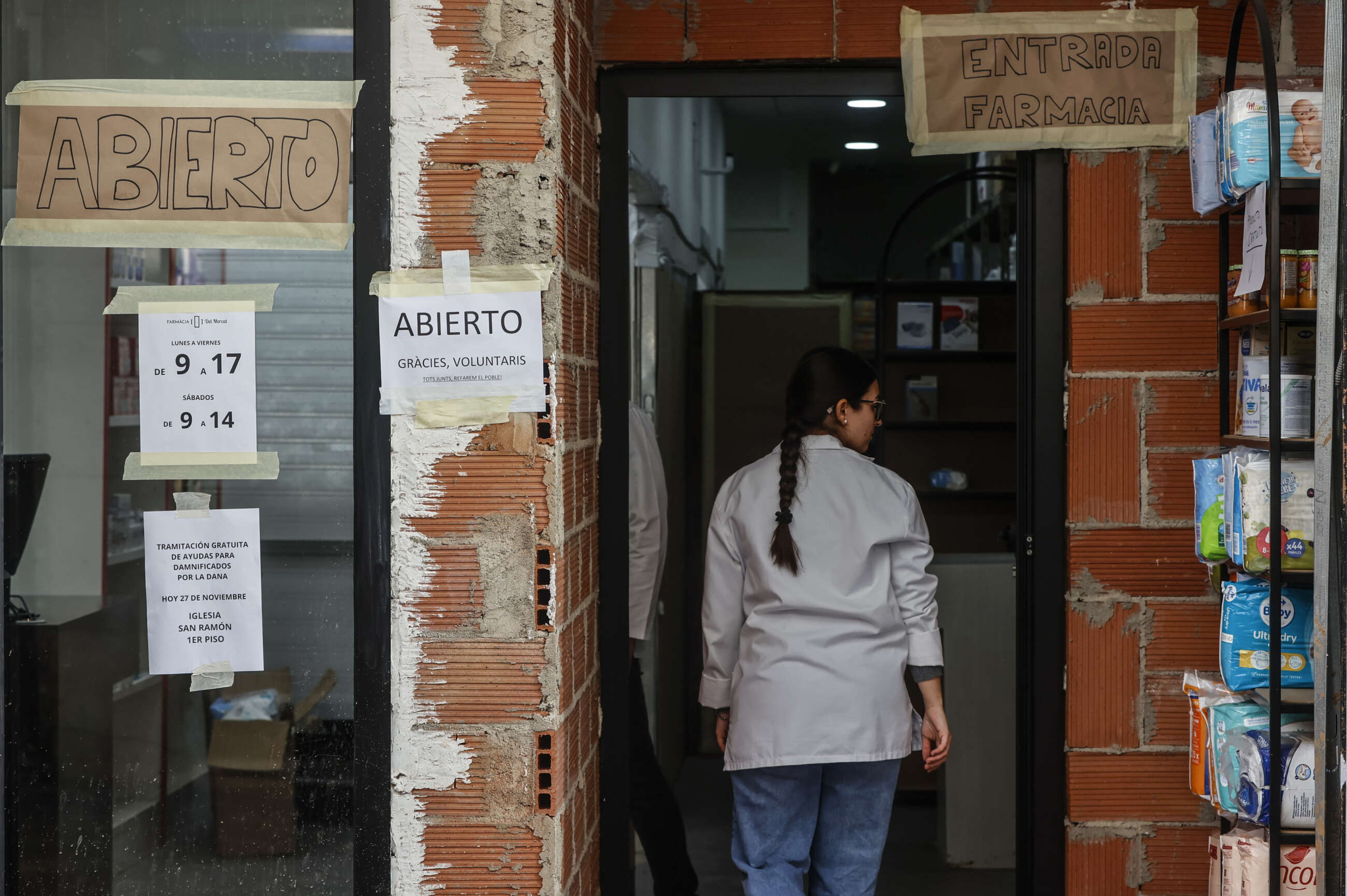 (Foto de ARCHIVO) Una farmacia afectada por la DANA en Paiporta Rober Solsona / Europa Press