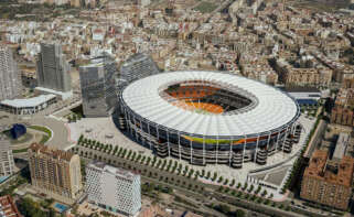 Render del Nuevo Mestalla, con las torres de Atitlan anexas al estadio (Imagen: Valencia CF)