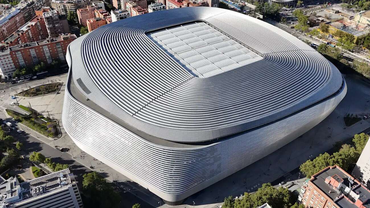 Fachada Bernabéu con Porcelanosa