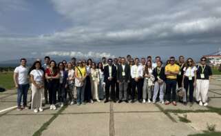 El ex director general de la Autoridad Portuaria de Tánger Med (TMPA), Hassan Abkari, junto a la delegación de Fórum AVE en Tánger Med, Marruecos.