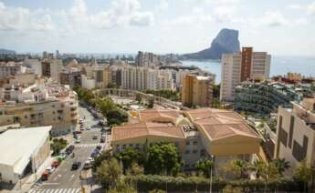 Plaza mayor de Calpe en la que hay vivienda del Grupo Palma