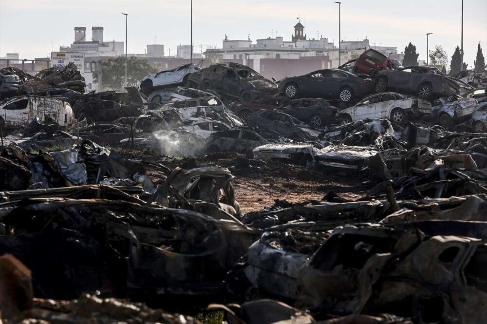 Coches afectados por la DANA de octubre de 2024. Foto: Rober Solsona / Europa Press