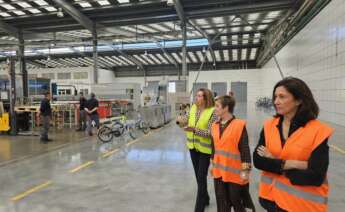 La consellera de Innovación y presidenta de Ivace+i, Marián Cano, visita Porcelanosa.