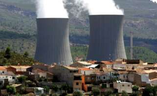 Las torres de refrigeración de la central nuclear de Cofrentes, en una imagen de archivo. EFE/Kai Försterling