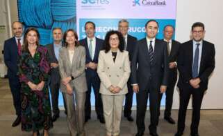 La directora general de Fundación SERES, Ana Sainz; el consejero delegado de CaixaBank, Gonzalo Gortázar; la presidenta de Cruz Roja Española, María del Mar Pageo; y el presidente de Fundación SERES, Fernando Ruiz.
