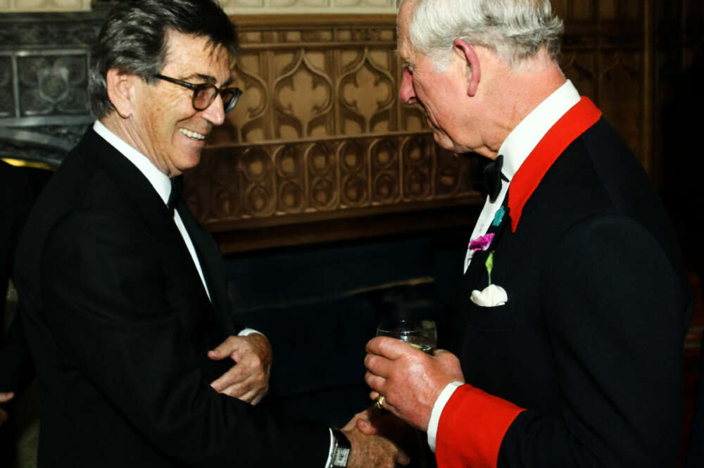 Hector Colonques, presidente de Porcelanosa Grupo y el rey Carlos III de Inglaterra