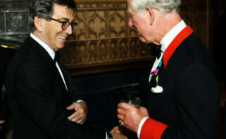 Hector Colonques, presidente de Porcelanosa Grupo y el rey Carlos III de Inglaterra