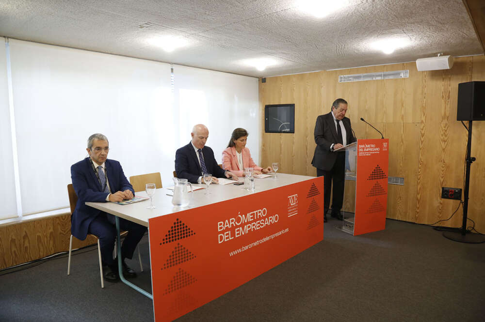 Vicente Boluda interviene en la presentación del Barómetro del Empresario de AVE.