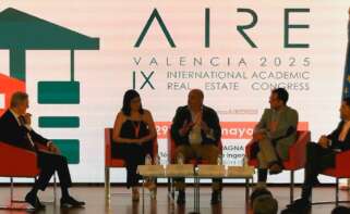 Alicia Mancheño, la delegada territorial en la Comunidad Valenciana del Grupo LOBE; Vicente Llácer, CEO del Grupo Ática; Pablo Andreu, director territorial de Levante de Metrovacesa y Rubén Rojas, director territorial de Levante de LandCo