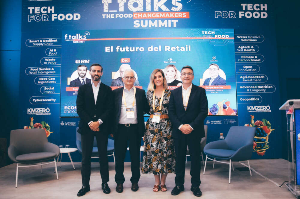 José Mendieta, director de la zona centro de Uvesco (BM Supermercados); Javier López, CFO & ESG leader de Dia; Elena Aldana, directora de RSC y Sostenibilidad de Carrefour y Felipe Medina, secretario general de Asedas