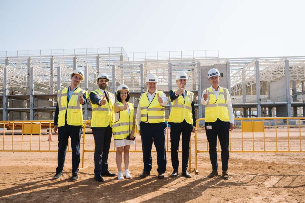 El ministro de Industria, Jordi Hereu, visita las obras de la gigafactoría valenciana de PowerCo.