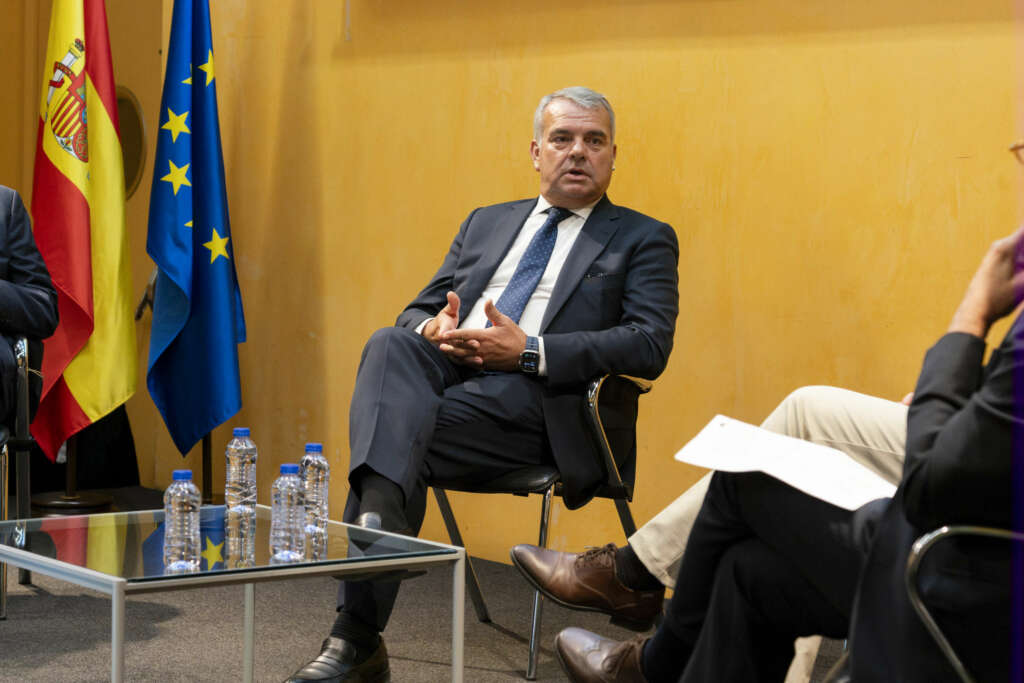Fernando Canós, Fernando Canós, director general adjunto de Banco Sabadell y director de la territorial Este de la entidad, interviene en la jornada de Economía Digital en Alicante.