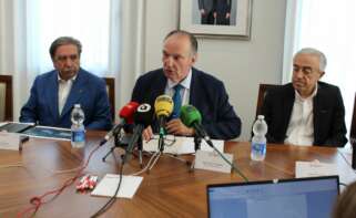 Juan Cámara, José Vicente Morata y José María Tomas en la presentación del informe de la vivienda