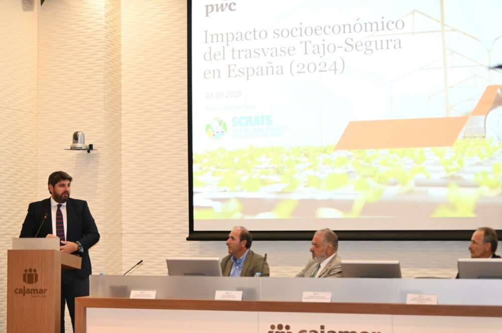Fernando López Miras, presidente de la región de Murcia, en la presentación del informe de PwC hecho para Scrats