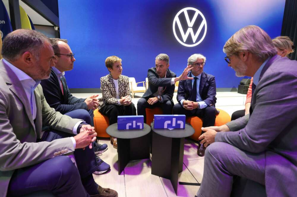 Marián Cano visita la zona de Volkswagen y PowerCo en la Feria de Múnich.