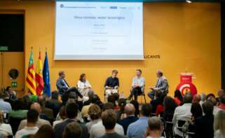 Mesa del sector tecnológico en la jornada de Economía Digital en Alicante