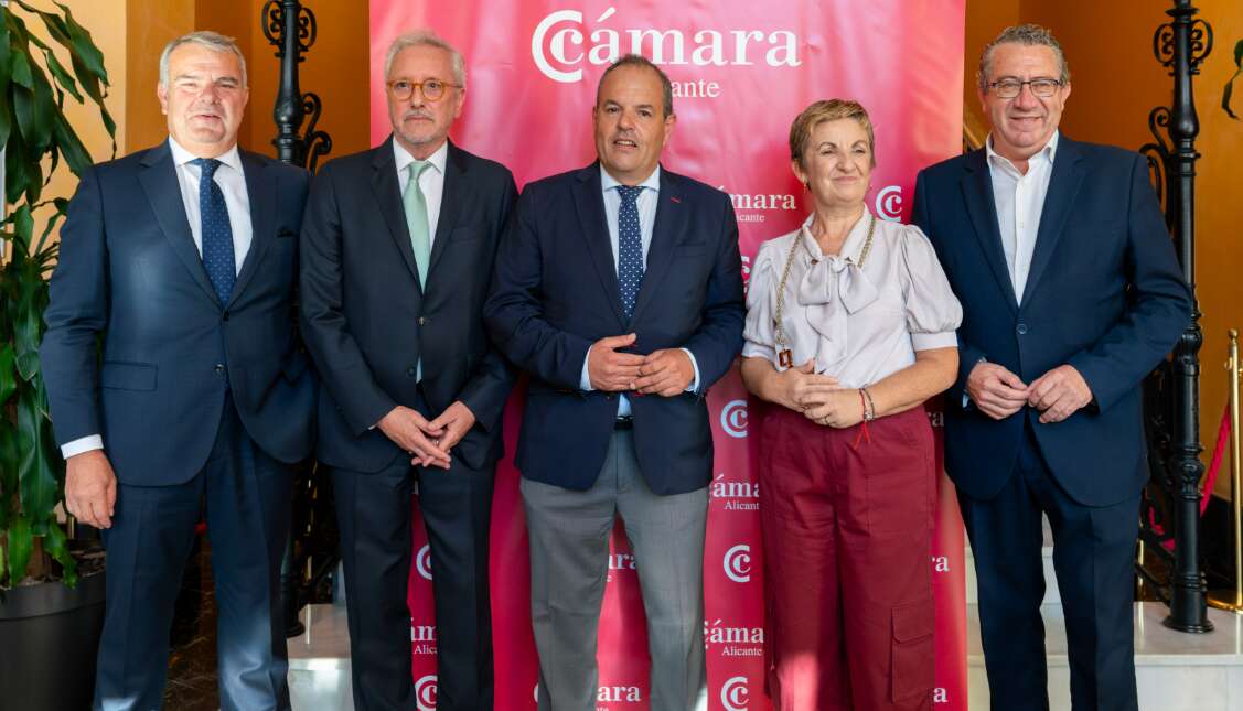 Marián Cano y Toni Pérez, asistentes de lujo de la gran cita empresarial en Alicante de Economía Digital (fotogalería)