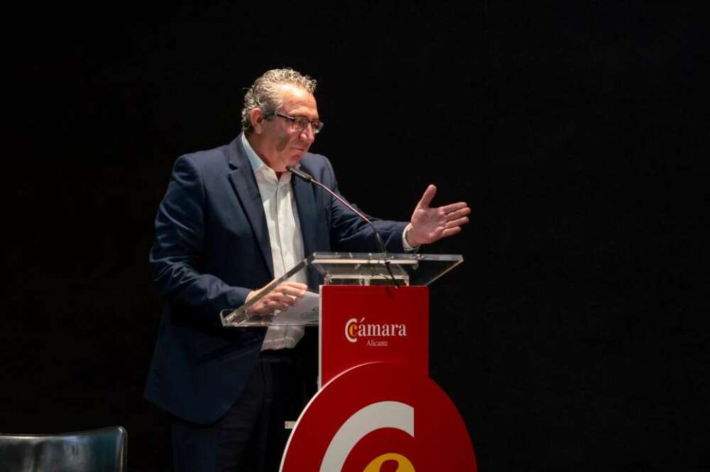 Toni Pérez, presidente de la Diputación de Alicante, en un acto organizado por Economía Digital