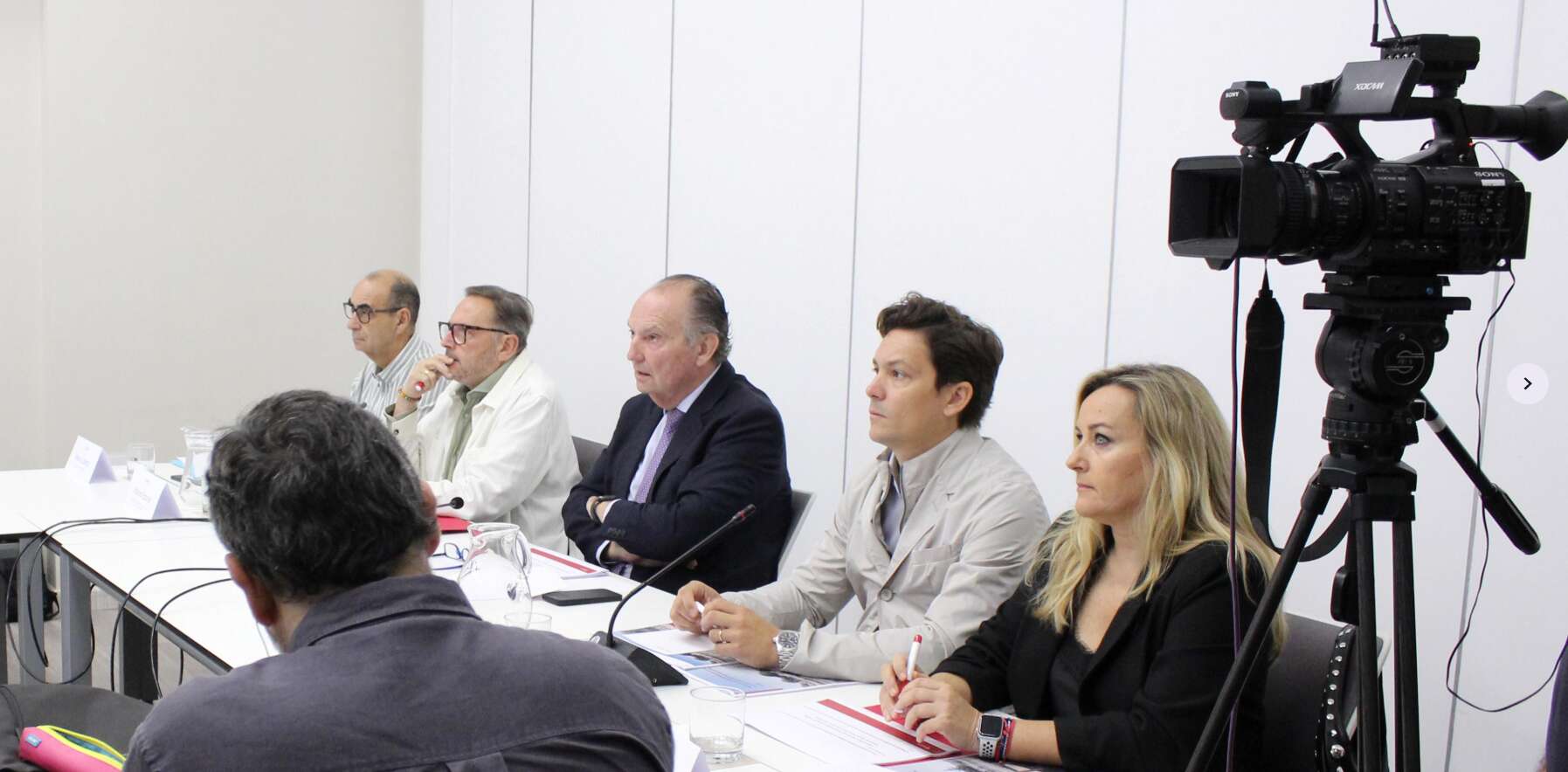 Rueda de prensa en la Cámara de Comercio de Valencia para presentar el informe de la DANA