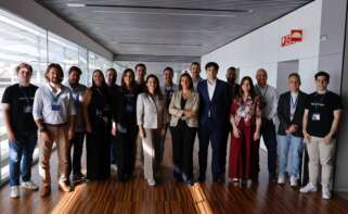 Hortensia Roig, presidenta de EDEM, y Pepe Peris, director general de Angels, la sociedad de inversión de Juan Roig, junto a las 12 empresas seleccionadas para su Investor's Day.