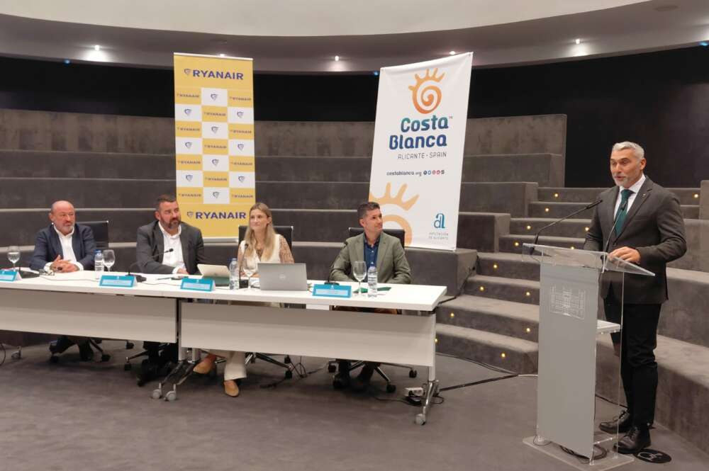 Presentación de las rutas de invierno de Ryanair en Alicante