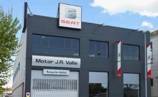 Jordi Hereu visita el concesionario JR Valle (Seat-Cupra) y observa el desastre de la DANA