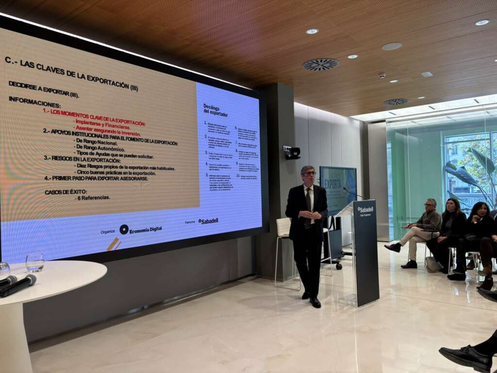 Manuel Carneiro presenta el informe 'Comunidad Valenciana exporta'