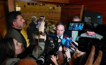 Juanfran Pérez Llorca sale del pleno de Les Corts como presidente de la Generalitat Valenciana