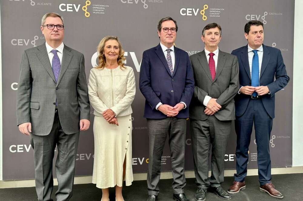 Luis Martí, Eva Blasco, Antonio Garamendi, Vicente Lafuente y César Quintanilla