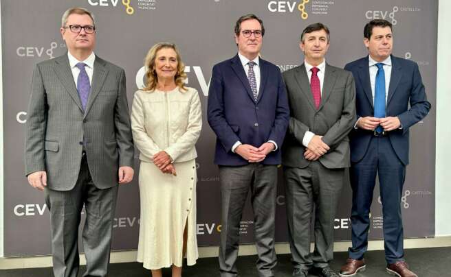 Luis Martí, Eva Blasco, Antonio Garamendi, Vicente Lafuente y César Quintanilla