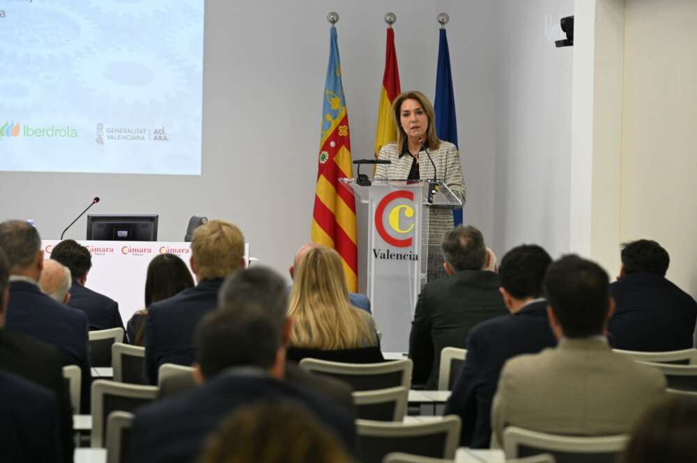 La vicepresidenta primera y consellera de Servicios Sociales, Igualdad y Vivienda, Susana Camarero, clausurala jornada Inmobilia de Economía Digital. (Foto: Kike Taberner)