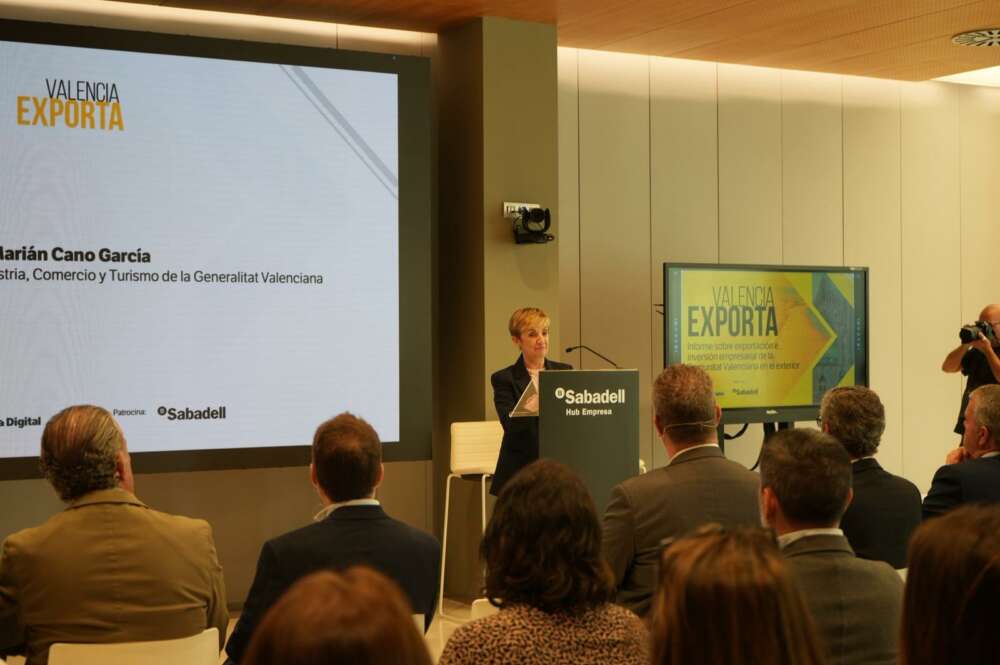 La Consellera de Innovación, Industria, Comercio y Turismo, Marián Cano, participa en la presentación del informe 'Valencia Exporta' en el Hub Empresa de Banco Sabadell.
