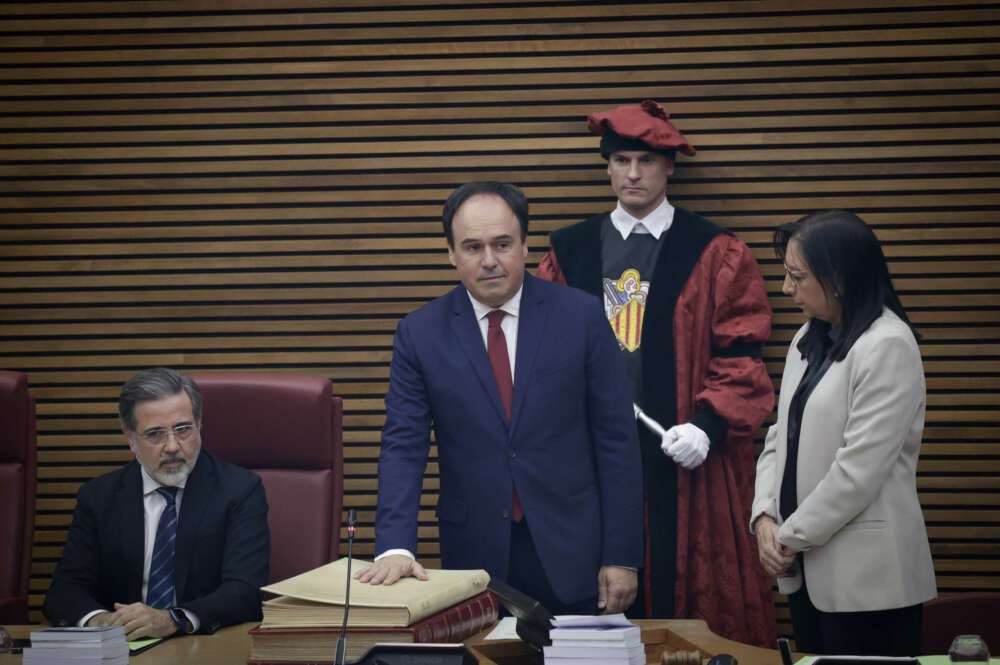 Investidura del nuevo presidente de la Generalitat Valenciana, Juan Francisco Pérez Llorca. (Foto: José Cuéllar/Corts Valencianes)
