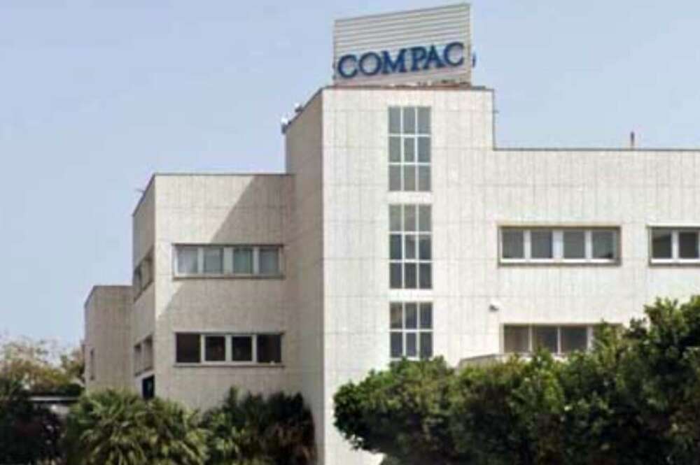 Edificio vendido por la azulejera Compac en Real de Gandía