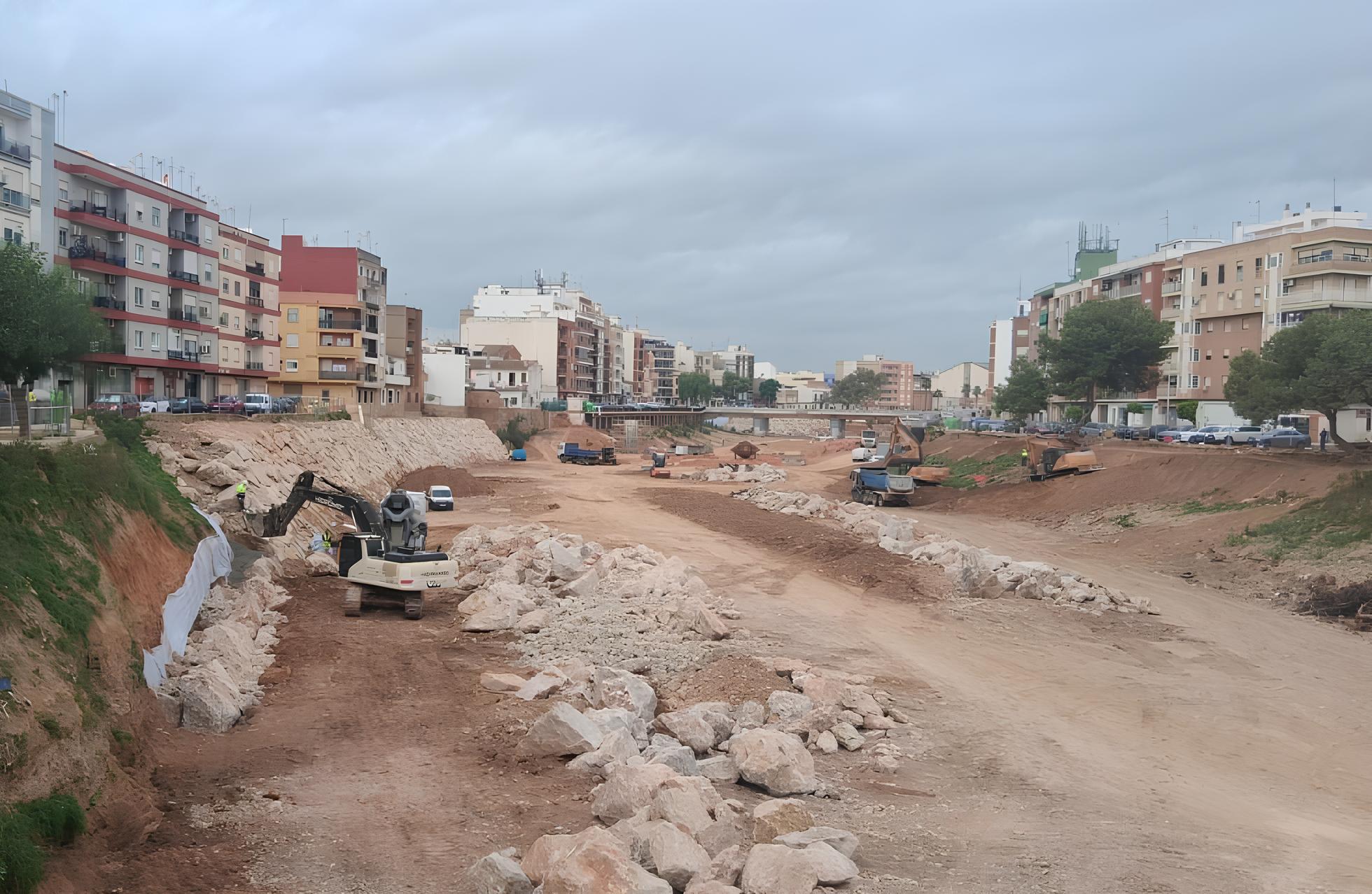 Obras de Lantania en el Barranco del Poyo. (Foto: Emilio Montesa/Lantania)