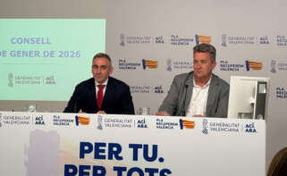 El conseller de Agricultura y portavoz del Gobierno valenciano, Miguel Barrachina, y vicepresidente tercero y conseller de Medio Ambiente, Infraestructuras, Territorio y de la Recuperación, Vicente Martínez Mus.