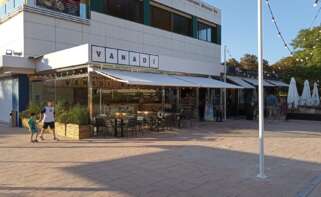 Imagen de la terraza del local de Vanadi Coffee en CC Torre Golf, Alicante