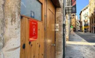 Bloque de apartamentos con orden reiterada de cierre