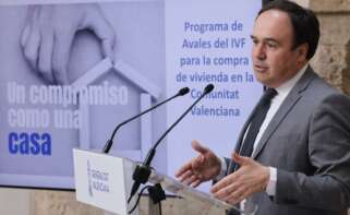 El presidente de la Generalitat, Juanfran Pérez Llorca, en la presentación de los avales del IVF