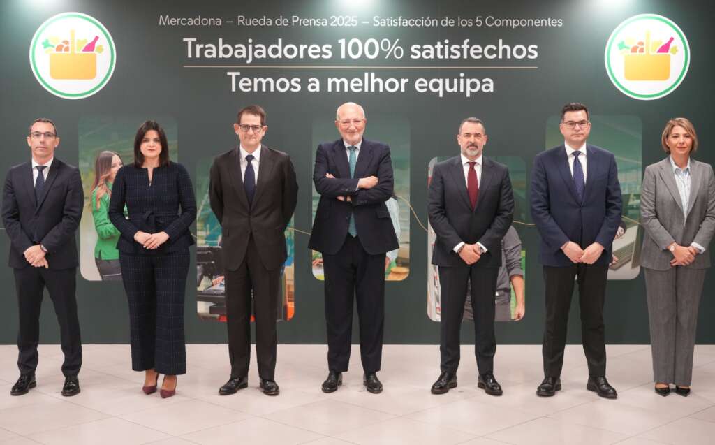 Juan Roig, presidente de Mercadona, con su equipo directivo